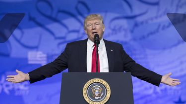 trump promete que construccion del muro empezara antes de lo previsto