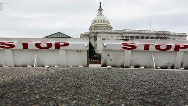 Detalle de una barricada frente al Capitolio de EEUU en Washington durante el cierre parcial del Gobierno más largo de la historia.