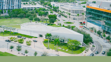 Flyer del Doral International Art Fair 2024.