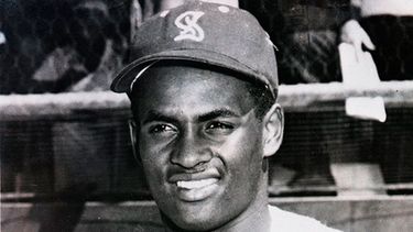 Roberto Clemente jugó en dos Series del Caribe. (ARCHIVO)