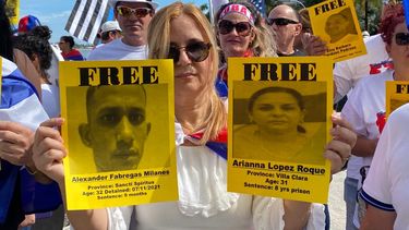 En Miami piden libertad para los presos políticos en Cuba en apoyo a la marcha del #15NCuba.&nbsp;
