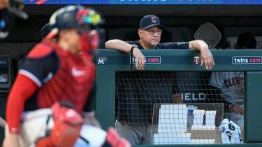 En foto del 3 de junio del 2023, el mánager de los Guardianes de Cleveland Terry Francona en el juego ante los Mellizos de Minnesota. El martes 26 de junio del 2023, Francona se somete a estudios en el hospital tras sentirse mal.&nbsp;