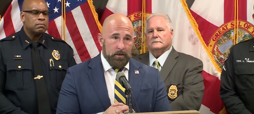 El teniente gobernador de Florida, Jay Collins en rueda de prensa.&nbsp;