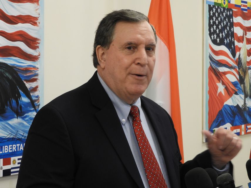 Joe Carollo, comisionado del Distrito 3 de Miami. 