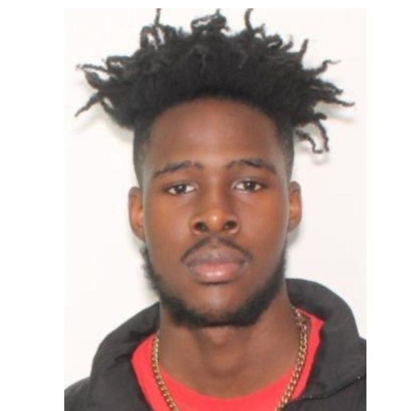 Jaylen Edgar, de 17 años, enfrenta cargos de asesinato y será juzgado como adulto tras matar a dos personas y herir a siete.