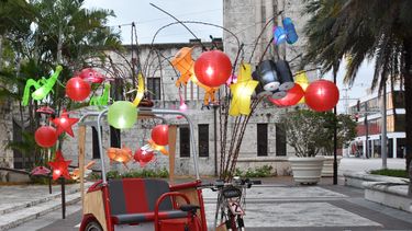 Fireflies, de Cai Guo-Qiang, una de las exhibiciones de arte que conforman la nueva instalación Illuminate Coral Gables.