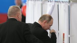 Si gana como se espera, Putin seguiría al frente de Rusia hasta 2024, después de que en 2011 se alargaran los mandatos presidenciales de cuatro a seis años.&nbsp;