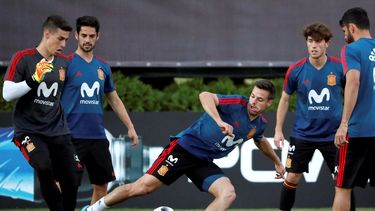 La Roja tendrá su primera prueba de fuego tras haber despedido a su entrenador invicto a 48 horas de su debut en el Mundial.