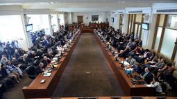 Los países que la firman son los mismos que pidieron convocarla el pasado viernes menos dos bajas, la de Guyana y Belice.
