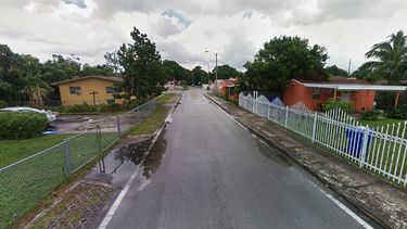 En esta calle del noroeste de Miami se produjo el robo a un estudiante que caminaba rumbo a su casa después de salir de la escuela.
