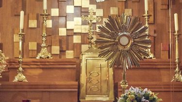 Imagen referencial a ofrendas religiosas