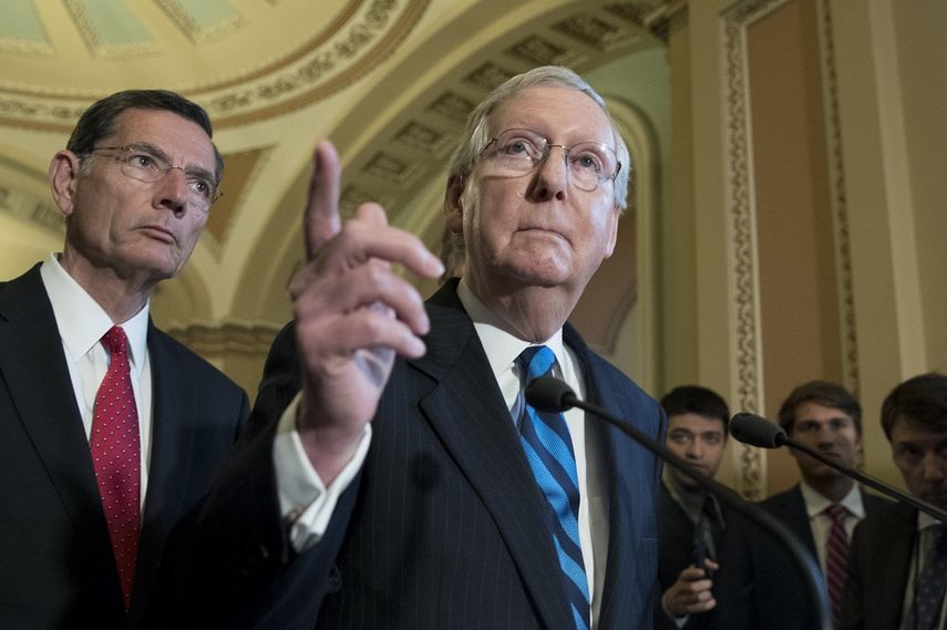 El líder de la mayoría republicana en el Senado de EEUU,&nbsp;Mitch&nbsp;McConnell, habla a los medios en el Capitolio, en Washington.