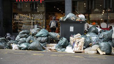 Las montañas de basura, la nueva atracción turística en París