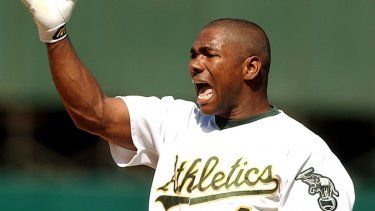 El exjugador de los Atléticos de Oakland en la MLB, el dominicano Miguel Tejada fue Jugador Más Valioso de La Liga Americana en 2002