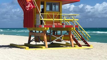 Las banderas rojas indican que est&aacute; prohibido el uso de la playa.&nbsp;