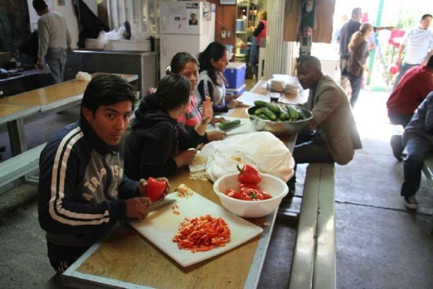 La represente legal del Albergue para Migrantes San Juan Bosco dijo que Trump está cumpliendo con su promesa de castigar a los indocumentados con la deportación, pero que aun así muchos deciden arriesgarse y cruzar de nuevo la frontera bajo el peligro de ir a la cárcel.