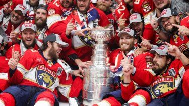 Los Florida Panthers posan con su título de campeón&nbsp; en la Stanley Cup conquistado en junio de 2024