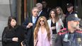 La cantante colombiana Shakira abandona el Tribunal Superior de Justicia de Cataluña después de asistir a su juicio por fraude fiscal, en Barcelona el 20 de noviembre de 2023.