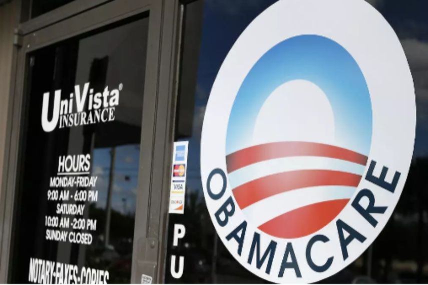 Foto 1: Un logotipo del Obamacare se muestra en la puerta de la agencia de seguros UniVista en Miami, Florida, el 10 de enero de 2017