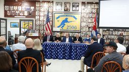 Proponen plazo de 24 meses para transición democrática en Cuba