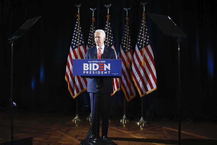 El aspirante a la nominaci&oacute;n en las presidenciales dem&oacute;cratas, el ex vicepresidente Joe Biden, habla acerca del coronavirus, el 12 de marzo de 2020, en Wilmington, Delaware.&nbsp;