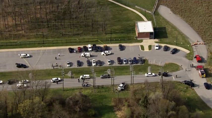Foto provista por WJLA donde se ve a la policía acudir a un reporte de tiroteo en Frederick, Maryland, el 6 de abril de 2021.&nbsp;