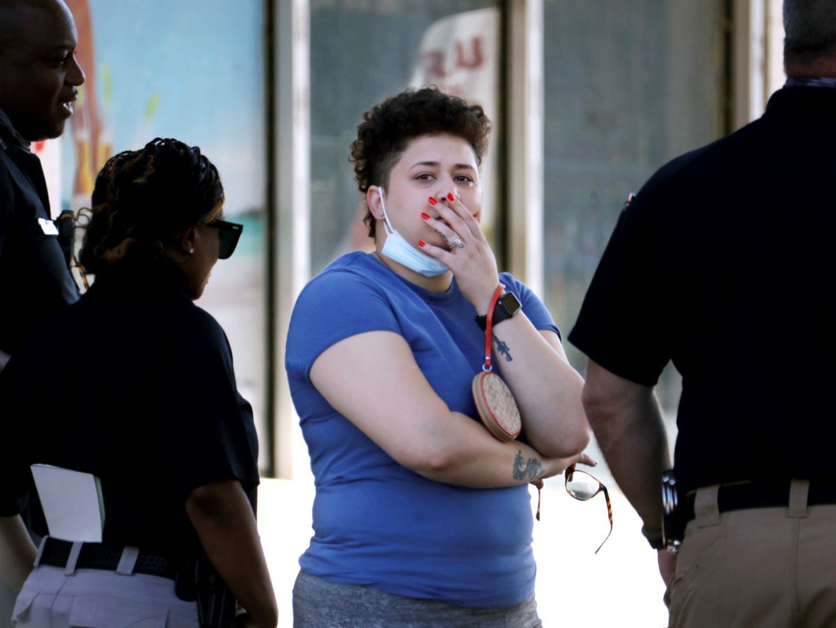 Escena después de un tiroteo en una oficina postal de Memphis, Tennessee, qued ejó tres muertos, el 12 de octubre del 2021. Escena después de un tiroteo en una oficina postal de Memphis, Tennessee, qued ejó tres muertos, el 12 de octubre del 2021.