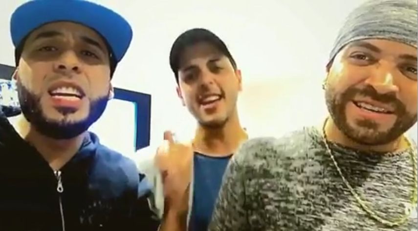 Nacho canta &nbsp;junto a Hernán Portillo y Víctor Muñoz.