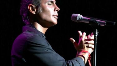 El cantante español presenta su espectáculo de flamenco soul el viernes y sábado en el Teatro Colony