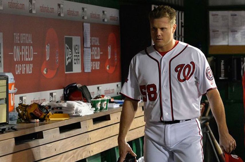 Papelbon agredió a Bryce Harper. (CORTESÍA)