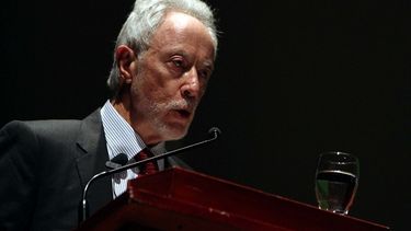 El premio nobel sudafricano John M. Coetzee es uno de los escritores que se darán cita a partir de este jueves en la 40 edición de la Feria del Libro de Buenos Aires, la más importante del sector en Suramérica. (EFE)