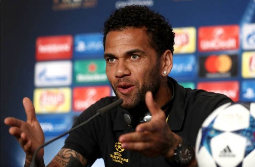 Para Alves, es algo muy especial poder vivir este día, poder estar al lado de tantísimos jugadores disputando una final nuevamente de Champions League con todo el mundo del fútbol viéndolo.