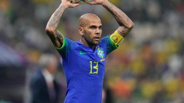 El jugador de Brasil, Dani Alves, durante un partido de su selección en el pasado Mundial de Catar 2022.