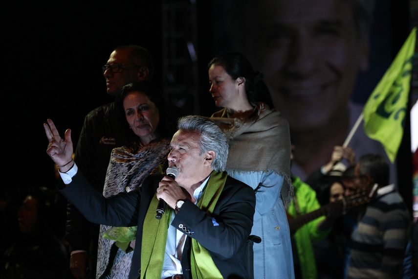 El candidato oficialista a la presidencia de&nbsp;Ecuador, Lenín Moreno &nbsp;ofrece un discurso en la sede del Partido Alianza País en Quito (Ecuador) tras conocerse su victoria.&nbsp;