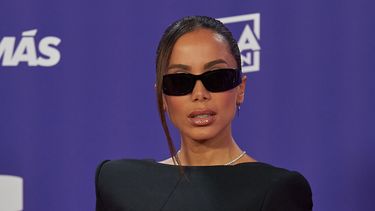 Anitta posa en la alfombra roja de la novena edición de los Latin AMAs el 25 de abril de 2024 en el MGM Grand Garden Arena de Las Vegas.