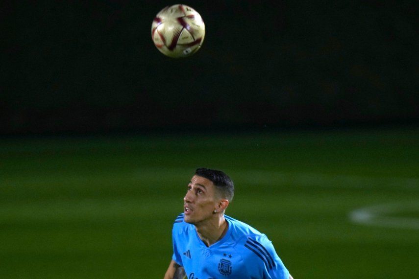 El atacante argentino Ángel Di María durante un entrenamiento con miras a la final del Mundial contra Francia en Doha, el jueves 15 de diciembre de 2022.