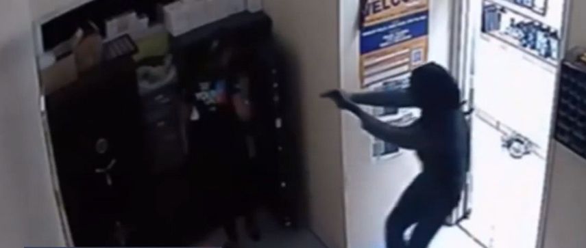 Las personas con información deben llamar al 954-321-4270. Se ofrece una recompensa de 3,000 dólares.