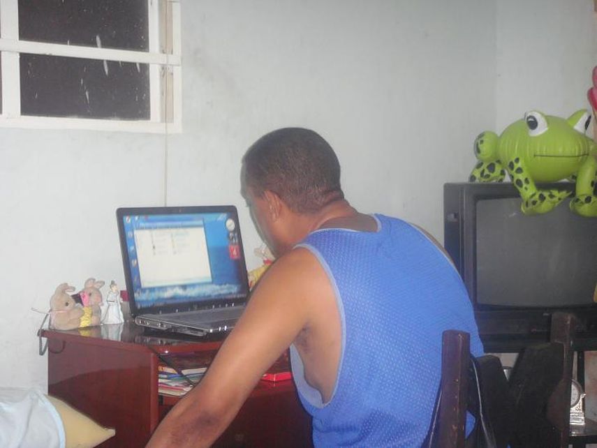 La isla vivía en otra dimensión. Muchos cubanos se enteraron que el Muro de Berlín lo echaron abajo, iracundos alemanes del este comunista, con dos meses de retraso. (CORTESÍA)