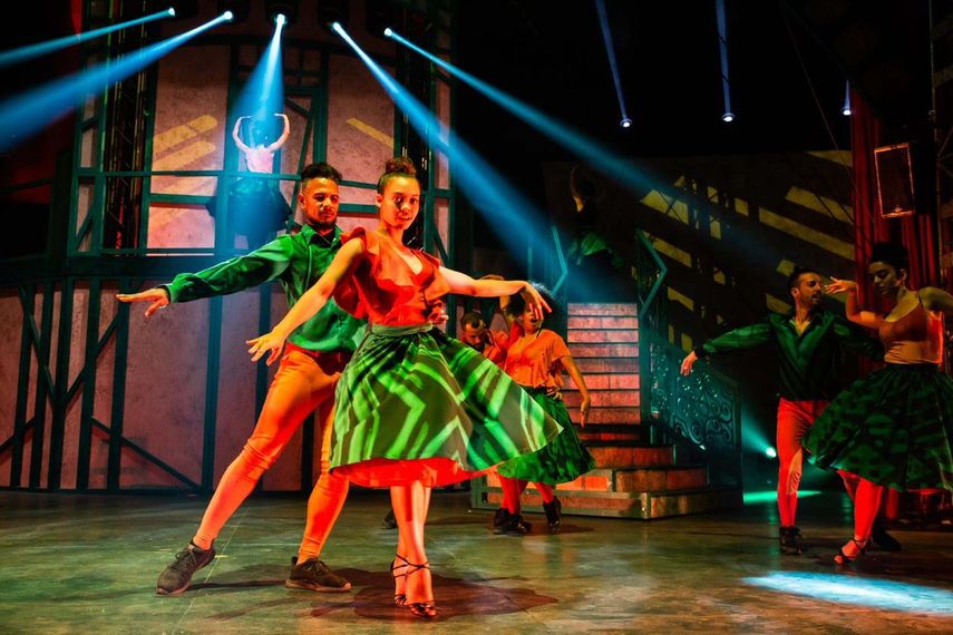 El show, que se ha presentado este lunes, combina impresionantes n&uacute;meros de circo con danza y&nbsp;m&uacute;sica, con un total de 36 artistas cubanos sobre el escenario.