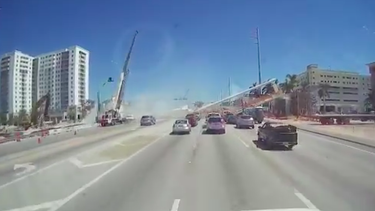 El video muestra el momento en que colapsa el puente.&nbsp;