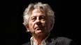El director francopolaco Roman Polanski mira en el escenario después del avance de su última película Jaccuse (Un oficial y un espía) en París, el 4 de noviembre de 2019. &nbsp;