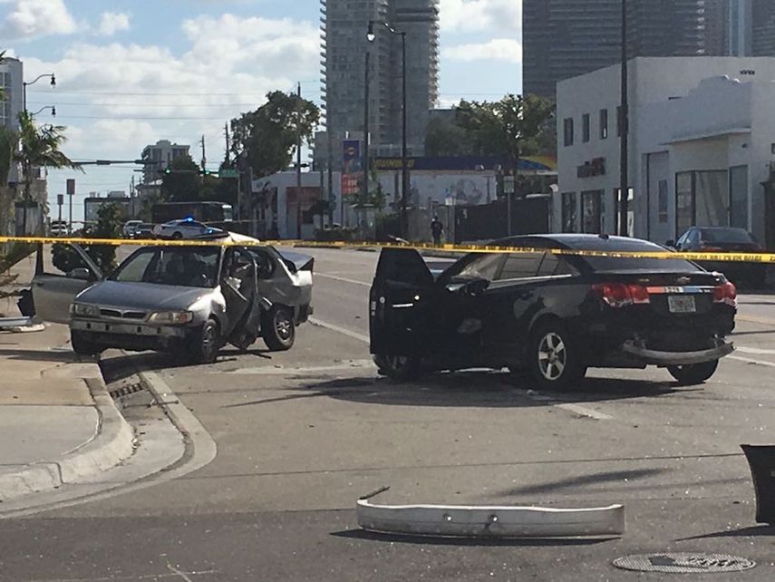 Aparatoso accidente en la 36 NW y 3ra ave de Miami.&nbsp;