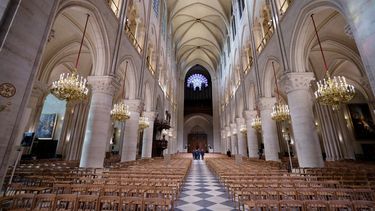 Una fotografía muestra la catedral de Notre Dame de París, antes de su ceremonia de reapertura oficial después de más de cinco años de trabajos de reconstrucción tras el incendio de abril de 2019, en París el 7 de diciembre de 2024.