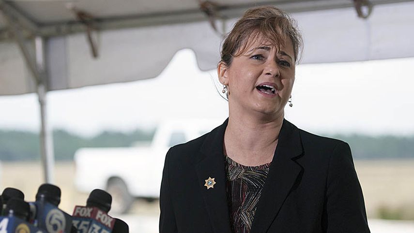 Jessica Cary, vocera del Departamento de Correccionales de Florida, habla el miércoles con la prensa tras la ejecución de Juan Carlos Chávez, quien en 1995 violó, mató y descuartizo al niño de 9 años Jimmy Rice. (AP)