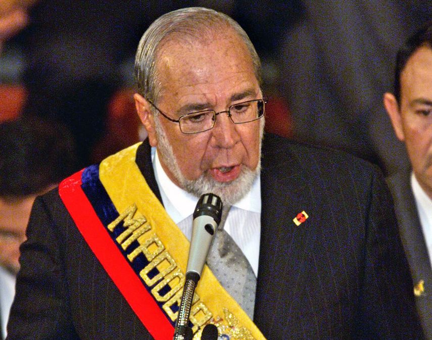 Foto de archivo tomada el 13 de enero de 2003 del presidente ecuatoriano Gustavo Noboa hablando durante su último discurso en el Congreso Nacional en Quito, Ecuador.&nbsp;