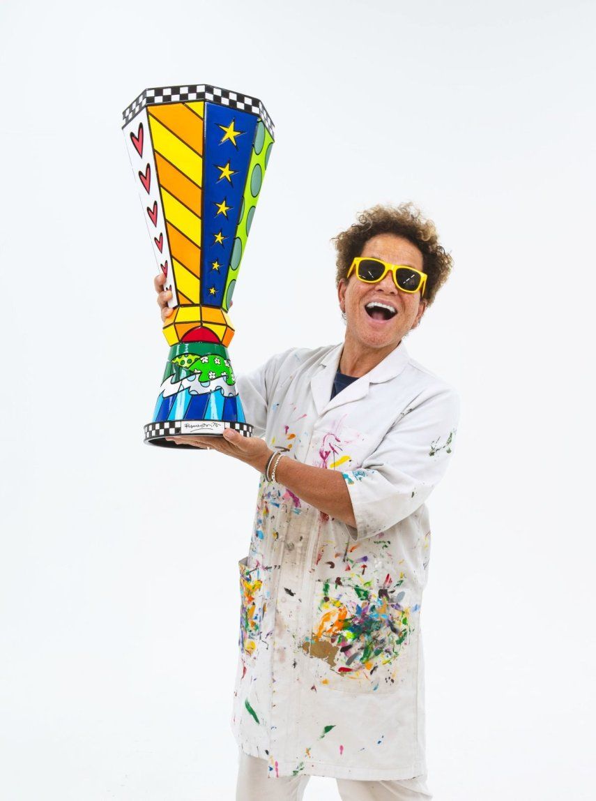 El artista brasileño Romero Britto será el director creativo honorario de la Carrera del Campeonato NASCAR Cup Series y participará junto a otras personalidades invitadas en las actividades previas a la carrera.