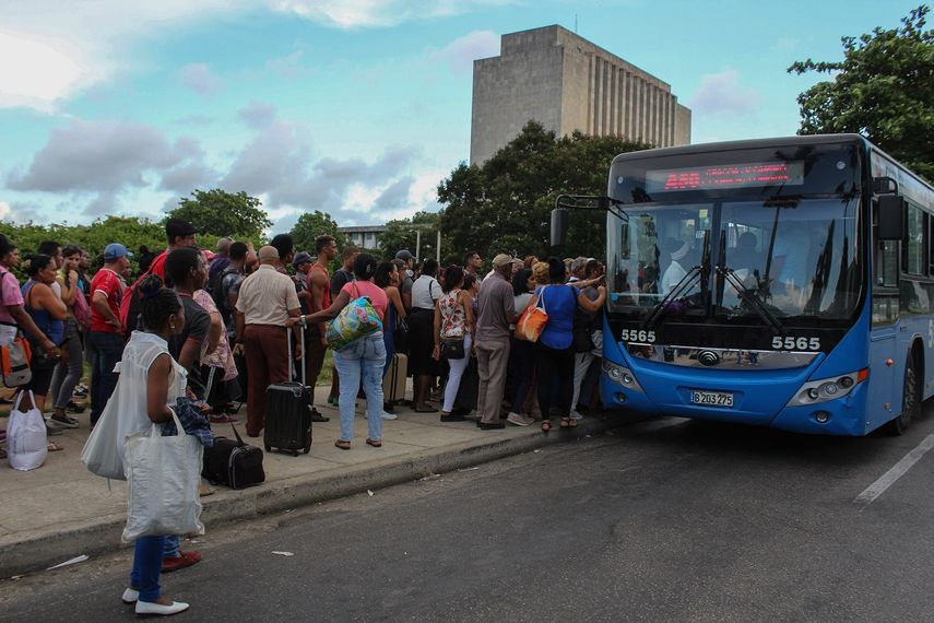 La&nbsp;crisis de combustible en la isla ha vuelto m&aacute;s ca&oacute;tico el servicio de transporte en La Habana, Cuba.&nbsp;