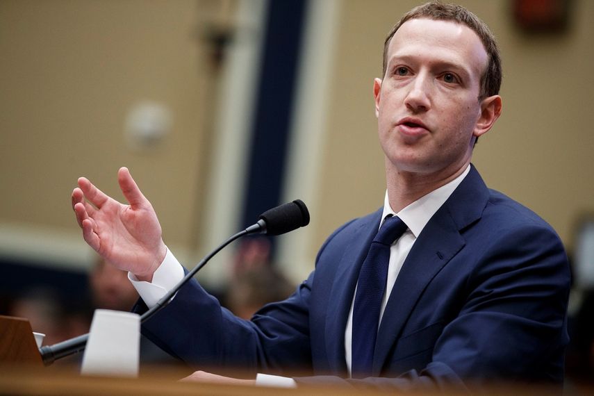 Imagen de archivo del fundador y presidente ejecutivo de Facebook, Mark Zuckerberg, mientras testificaba ante un comité del Congreso de EEUU sobre Transparencia y uso de información del usuario, el 11 de abril de 2018.