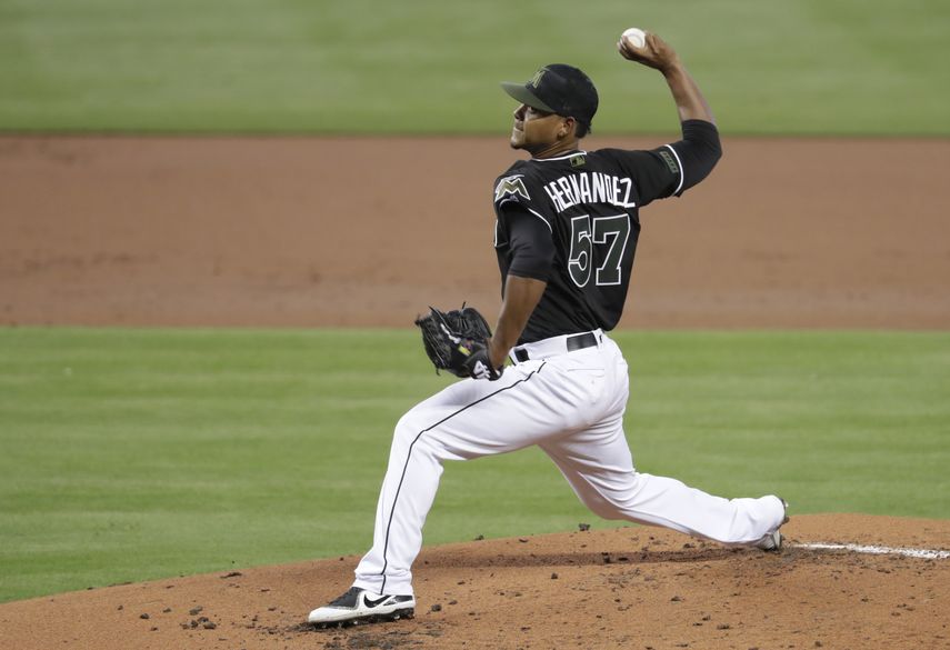 Hernández ha realizado cinco aperturas sin suerte en su temporada estreno en las Grandes Ligas.