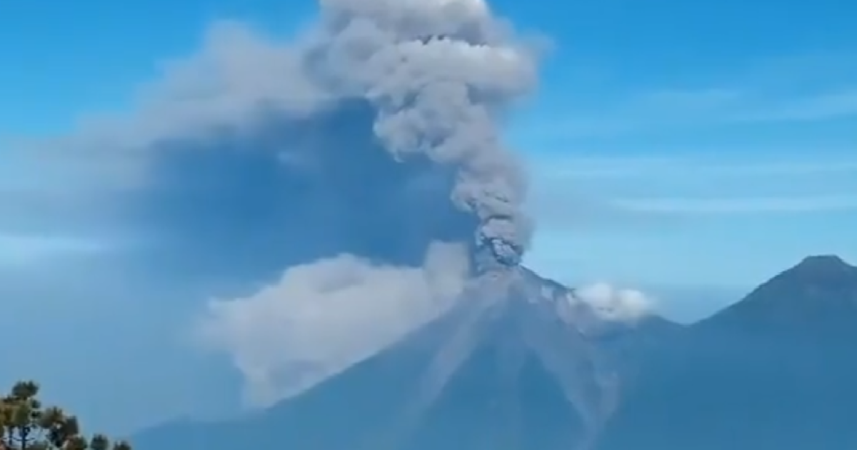 Entra En Erupción Volcán De Fuego En Guatemala